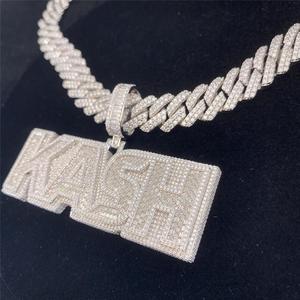 Colgante de Moissanita Personalizado con Letra, Amuleto de Nombre Estilo Hip Hop, Plata de Ley 925 Bañada en Oro con Engaste de Garra para Fiesta - Product Image 1