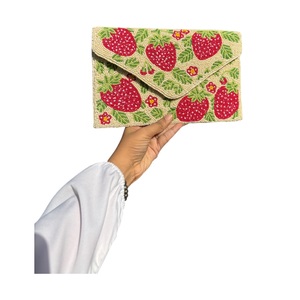Sac bandoulière en perles fait main en forme de cœur pour femmes, prix de gros 2026 - Product Image 1