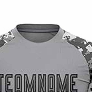 Tenues de football personnalisées, maillots d'équipe respirants pour jeunes et joueurs adultes, disponibles en différentes tailles, téléchargés par Dress Sports. - Product Image 1