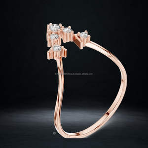 Chic Circlet 14K taille ovale bague en diamant simulé pour les femmes Halo Design bague de fiançailles - Product Image 1