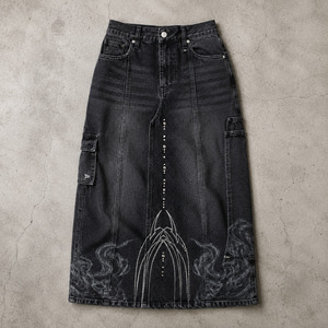 Jupe cargo en jean gothique pour femme, style Y2K, noire délavée, longueur midi, taille haute, poches utilitaires, rivets, streetwear - Product Image 5