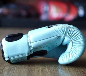 Guantes de Boxeo Fair Tex Unisex al por Mayor, Personalizados con Logotipo Profesional, de Alta Calidad, Cuero Genuino, Impermeables y Transpirables - Product Image 6