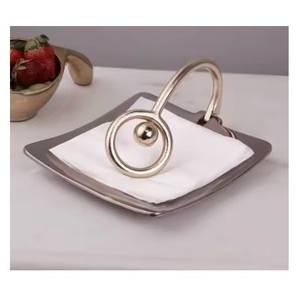 Porte-serviettes décoratif en métal très demandé pour une décoration et un rangement haut de gamme, directement du fabricant. - Product Image 2