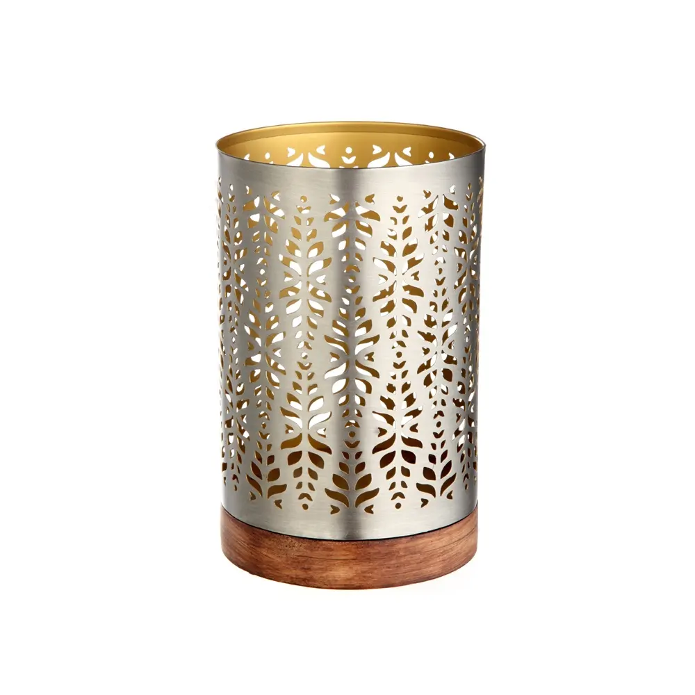 Elegant Wholesale Customized Metal Decorative Hurricane Candle Holder for Home Decor Centerpiece Garden Lighting Wedding Lantern
