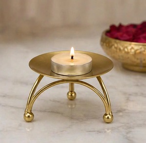 Support de bougie en métal argenté Glow Crafted, chandelier durable pour la décoration de la maison, chandelier rituel Glow - Product Image 1