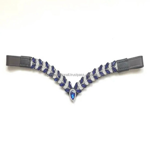 Nouvelle mèche de tête de cheval en cuir anglais de créateur, réglable, en forme de V profond, avec chaîne de suspension de luxe ornée de cristaux bleu saphir - Product Image 2