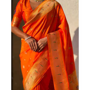 Sari Paithani Orange Paon Elite Weaves avec Détail Tissé Zari 650g Vêtements Indiens et Pakistanais - Product Image 3