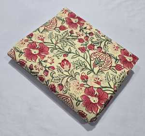 Tela de algodón estampada a mano de la India, tela de algodón suave con estampado a mano, proveedor mayorista de exportación, proveedor listo para pedidos al por mayor. - Product Image 2