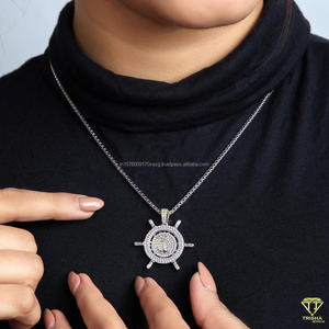 Collier pendentif de luxe en forme de roue de bateau avec ancre et pierres de moissanite étincelantes pour hommes et femmes - Product Image 3