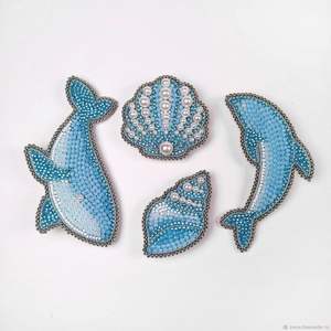 Broche de cuentas hecho a mano exclusivo, elegante regalo de moda para mujeres a precio económico. - Product Image 4