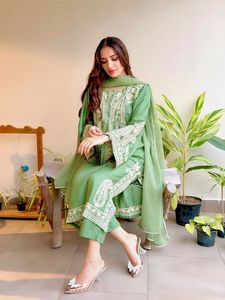 Trajes Salwar Kameez de Diseño Tradicional y Moderno para Mujer, Conjuntos de 3 Piezas Kurta Plazzo para Bodas, Festivales, Fiestas y Recepciones, BLOOMING - Product Image 4