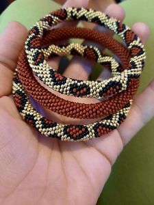 Bracelet en perles de verre noires et dorées faites à la main, style crochet, avec cordon, inspiré du Népal, pour femmes et hommes - Product Image 5