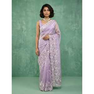 Sari en soie pure Chanda Elite Weaves avec broderie florale élégante, travail Schiffli Resham Zari et bordure ajourée - Product Image 3