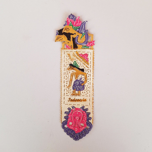 Imán de Refrigerador de Cuero con Diseño de Corona Rosa, Wayang Kulit Indonesio Hecho a Mano, Recuerdo Cultural Tradicional, Decoración para el Hogar - Product Image 1