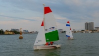 Yate de Lujo de 15 Pies, Estilo Náutico Antiguo, para Deportes Acuáticos, Recreación y Cruceros por Ríos/Lagos, Multicolor, Impresión UV, Material Compuesto