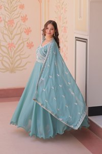 Meilleures ventes : Costume Anarkali indien pakistanais modeste, long Salwar Kameez en crêpe de soie, tenue traditionnelle pour fêtes et mariages, costume pour femme - Product Image 1
