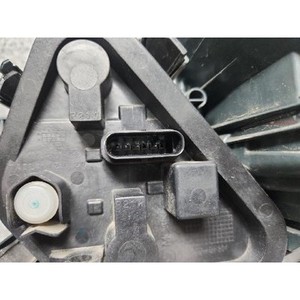 ไฟท้ายซ้ายมือสอง รุ่น 3 ซีรีส์ 725989306 - Product Image 3