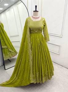 Robe de soirée brodée en georgette de renard pour femme, avec pantalon en micro-crêpe et dupatta, ornée de sequins de haute qualité, idéale pour les fêtes – Prix de gros - Product Image 3