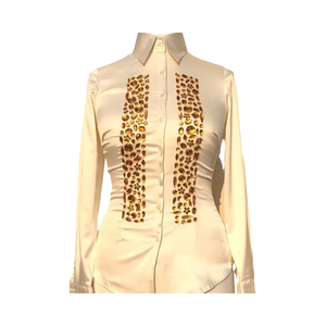 Blusa cremosa satinada con botones estilo cristal - Product Image 1