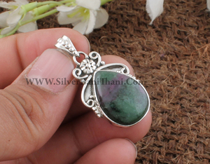 จี้ห้อยคอพลอยรูบี้โซไซต์ธรรมชาติทรงวินเทจชุบแพลตตินั่ม งานแฮนด์เมดเงินแท้ 925 พร้อมสร้อยคอพลอย - Product Image 1