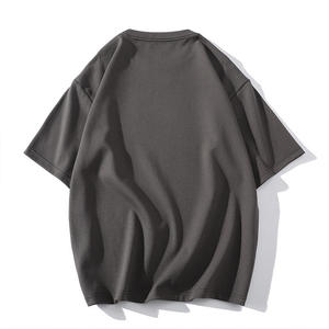 เสื้อยืดคอกลมแขนสั้นผู้ชายผ้าฝ้ายแท้ 100% สกรีนโลโก้ด้านหน้าสองสี แบบ OEM สั่งทำได้ ระบายอากาศ แห้งเร็ว เหมาะสำหรับออกกำลังกาย - Product Image 3