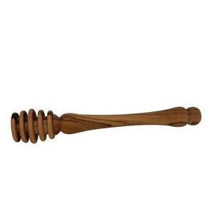 Bâtonnet à badigeonner réutilisable en bois, outil de cuisine rustique, en bois naturel fait main, disponible chez Worldwide Supply - Product Image 3