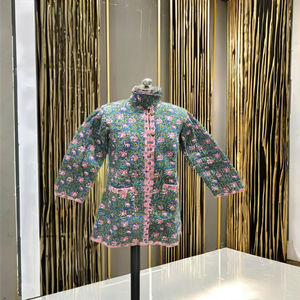 Chaqueta Acolchada de Algodón para Mujer, Estilo Otoño-Invierno, Abertura Frontal, Hecha a Mano, con Diseño Floral Multicolor Verde, Gruesa y Ecológica - Product Image 2