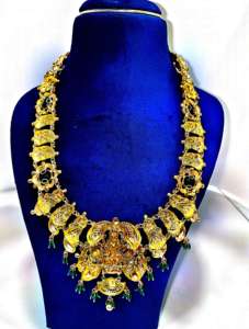 Collier long traditionnel indien en or 22 carats, style temple antique, avec motif Lakshmi, disponible en OR/ARGENT/BRASS. - Product Image 3