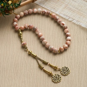 Perles de prière en résine faites à la main avec breloques nœuds dorés, chapelet religieux islamique pour usage spirituel, motif circulaire rond avec résine - Product Image 3