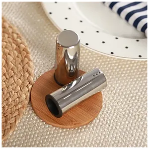 Juego de salero y pimentero de acero inoxidable de grado alimenticio con orificios ajustables para espolvorear, venta al por mayor OEM, recipientes recargables para especias - Product Image 4