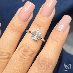 Bague de fiançailles solitaire en diamant de laboratoire taille poire de 2 carats certifié IGI, plaqué or 18 carats - Product Image 5