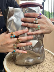 แหวนแฟชั่นสีส้มน้ำเงินมุกทองแดงเทอร์ควอยซ์ แหวนทำมือจากทองเหลืองชุบทองประดับด้วยพลอยธรรมชาติสามเม็ด - Product Image 4