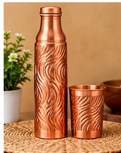 Juego de Botella y Vaso de Agua de Cobre con Diseño Moderno de Montaña y Tapas de Cobre - Product Image 3