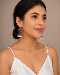 Pendientes Jhumka de Plata Oxidada Vintage con Piedra Hexagonal Roja y Perla para Mujer |   Pendientes Colgantes Hechos a Mano de Estilo Bohemio, Étnico y Tribal - Product Image 3