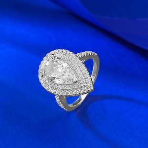 Bague de fiançailles en diamant pour femme, style solitaire élégant et étincelant, idéale pour une demande en mariage, bijou raffiné, en promotion - Product Image 6