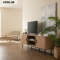 Mueble de TV moderno de madera con almacenamiento para sala de estar, para televisores de 65 pulgadas o más, diseño minimalista de montaje en suelo.