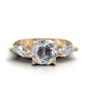Bague de fiançailles en or jaune/rose et or blanc 18 carats avec trois diamants de laboratoire taille coussin et taille cerf-volant - Product Image 1