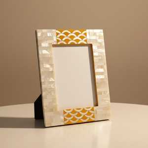 Marco de Fotos Personalizado Contemporáneo con Incrustaciones de MOP, Portafotos Hecho a Mano con Acabado Pulido para Accesorios Conmemorativos - Product Image 6