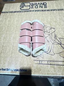 Fabricant professionnel de produits d'équitation, bottes équestres en cuir verni, protections de tendons pour chevaux, prix usine. - Product Image 4