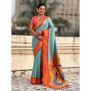 Chal de seda Paithani tradicional Elite Weaves con motivos tejidos en Zari y pallu de pavo real Meenakari, largo para mujer - Product Image 5