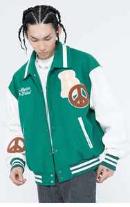 ผู้ผลิตเสื้อแจ็คเก็ตวาร์ซิตี้ขนสัตว์ 100% ระบายอากาศได้ดี เป็นมิตรกับสิ่งแวดล้อม ปักลายตามสั่งสำหรับชุดยูนิฟอร์มบาสเกตบอลของโรงเรียน  แบบสตรีทแฟชั่น - Product Image 4