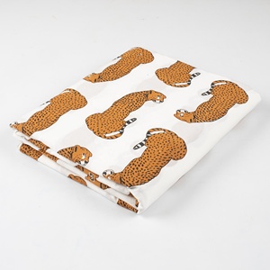 Nueva Colección de Tela de Algodón Estampada a Mano con Diseños de Animales, 100% Algodón, Diseño Moderno para Ropa Infantil - Product Image 1