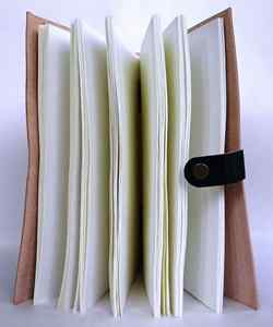 Diario de Cuero Árbol de la Vida – Cuaderno con Grabado en Relieve, Diario Celta, Diario de Viaje, Cuaderno de Bocetos, Regalo - Product Image 3