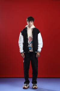 แจ็คเก็ตเบสบอลแบบ Varsity สำหรับผู้ชาย ลายปักตัวอักษรดีไซน์ขายดี สไตล์สตรีทแวร์  แจ็คเก็ต Letterman แบบสั่งทำได้ - Product Image 3