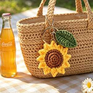 Porte-clés tournesol au crochet fait main, pendentif fleur tricoté en fil, breloque de sac portable, accessoire cadeau - Product Image 1