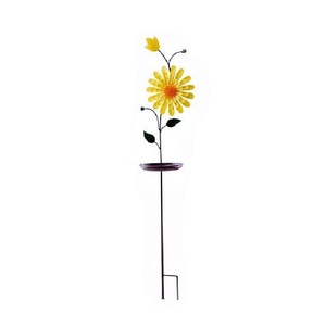 Nouveaux supports de jardin en métal finition antique avec motif stylisé de fleurs et de feuilles, taille et forme personnalisées - Product Image 1