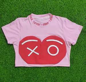 T-shirt pour homme à manches courtes, col rond, jersey décontracté tricoté avec un motif imprimé cœur rouge XO sur le devant, coupe classique - Product Image 4