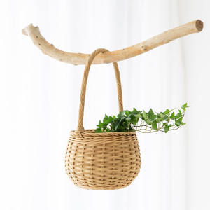 Panier-cadeau élégant pour la Saint-Valentin, fabriqué en rotin, paniers à fruits et fleurs tissés à la main de haute qualité - Product Image 4