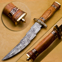 Couteau Tracker en Acier Damas Forgé à la Main, Manche Intégral, Lame Fixe pour la Survie en Extérieur et la Chasse, Bord Dentelé, Pointe Tombante, Haute Qualité
