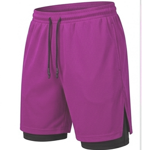 Mezclas de poliéster y elastano para mayor elasticidad. Algunos estilos incluyen un forro interior para mayor comodidad y cobertura. Pantalones cortos deportivos con malla. - Product Image 5
